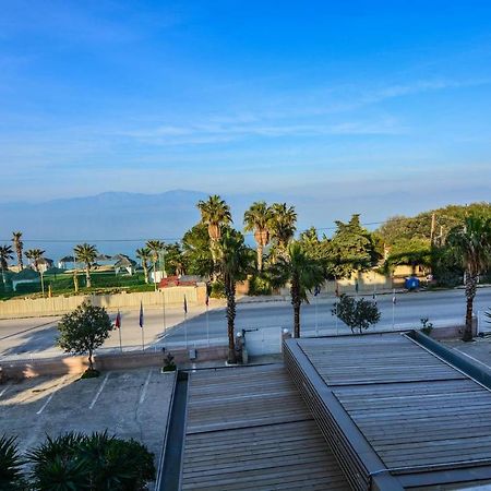 Aqua Mare Resort 梅里逊 外观 照片