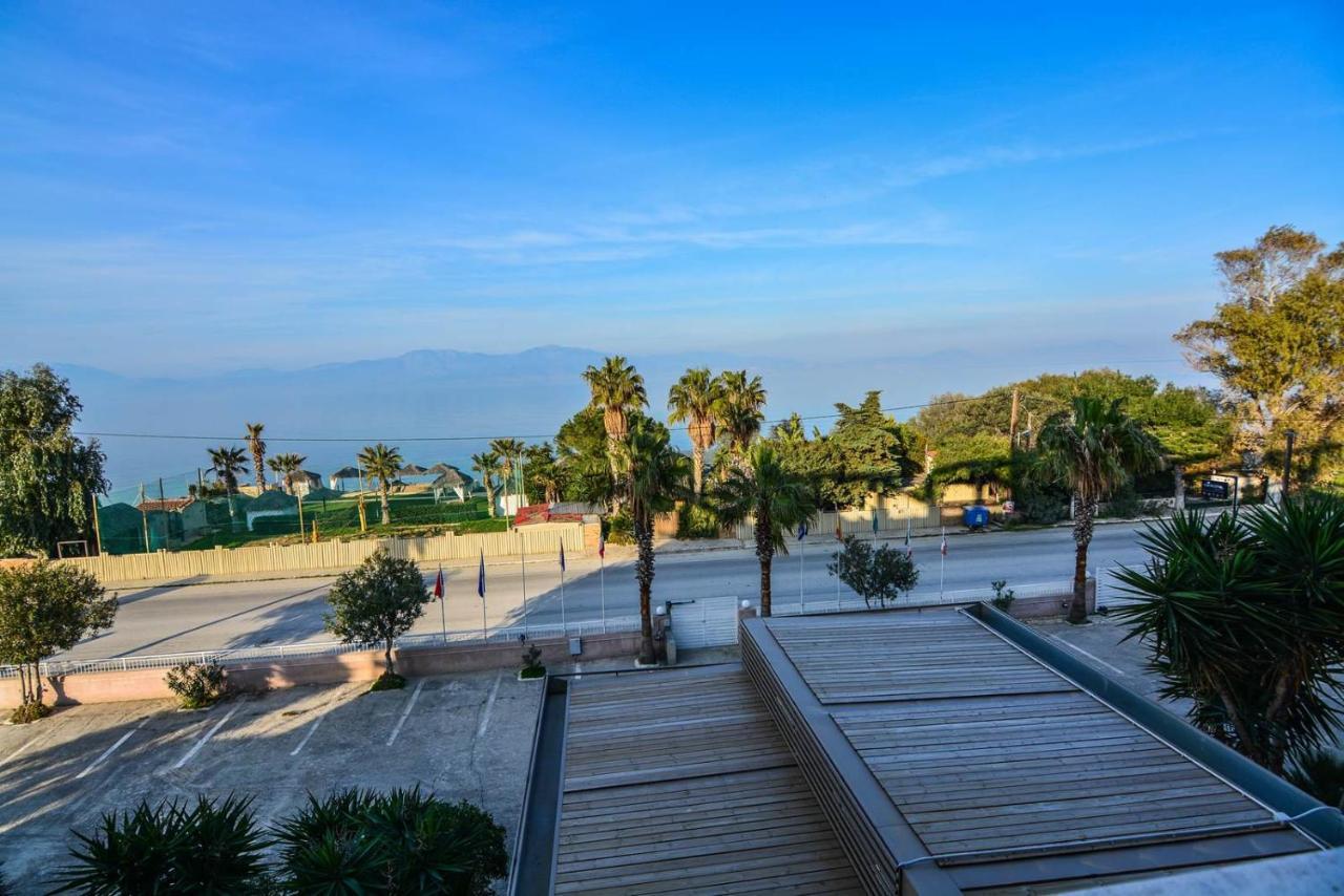 Aqua Mare Resort 梅里逊 外观 照片
